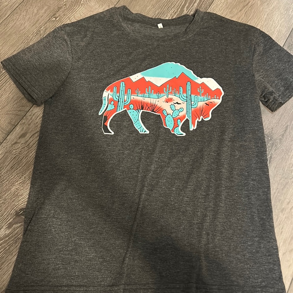 Womens size small dark grey buffalo tee!
